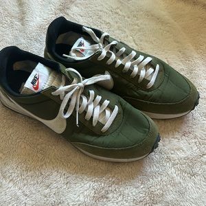 Men’s Nike sneakers